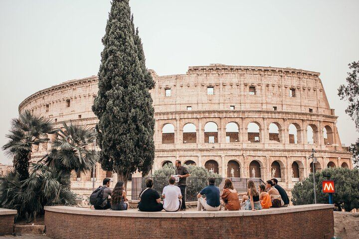 Walk the magic of Rome at night