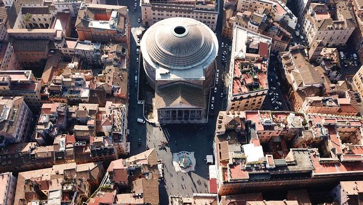 Walking Guided Tour and Rome's Iconic Temple Pantheon Entrance