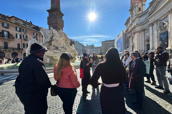 Walking Guided Tour and Rome's Iconic Temple Pantheon Entrance