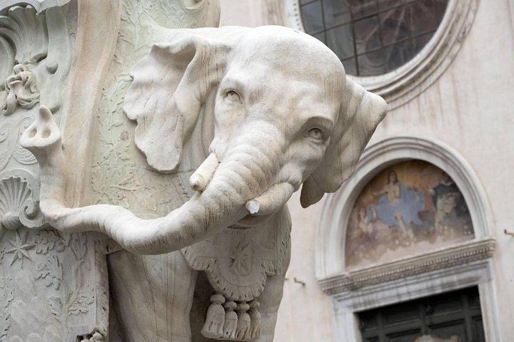 Walking Guided Tour and Rome's Iconic Temple Pantheon Entrance